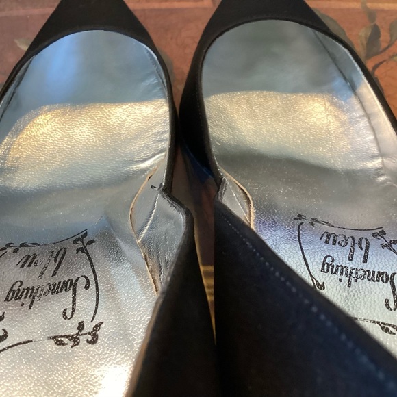 🛍️ SALE! SOMETHING BLEU Sz 8B Black Satin pumps - Picture 6 of 7